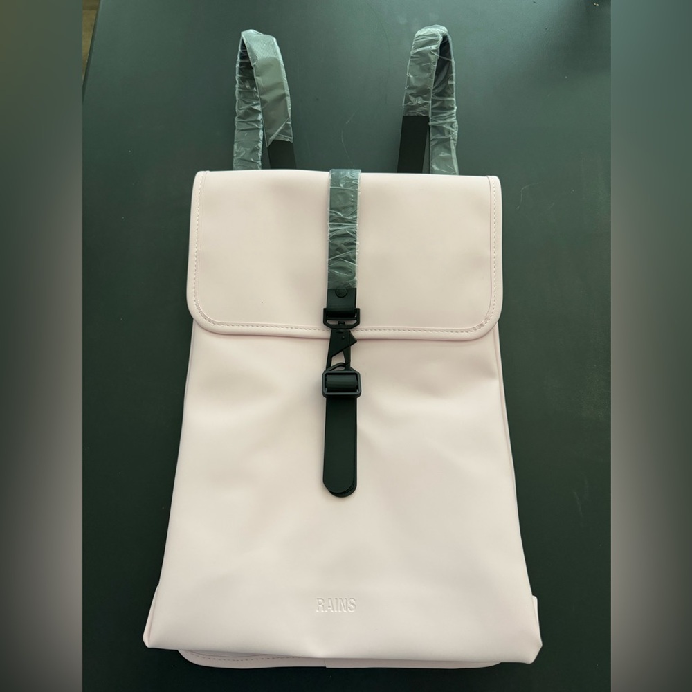 NWT Rains Rucksack W3 in Candy